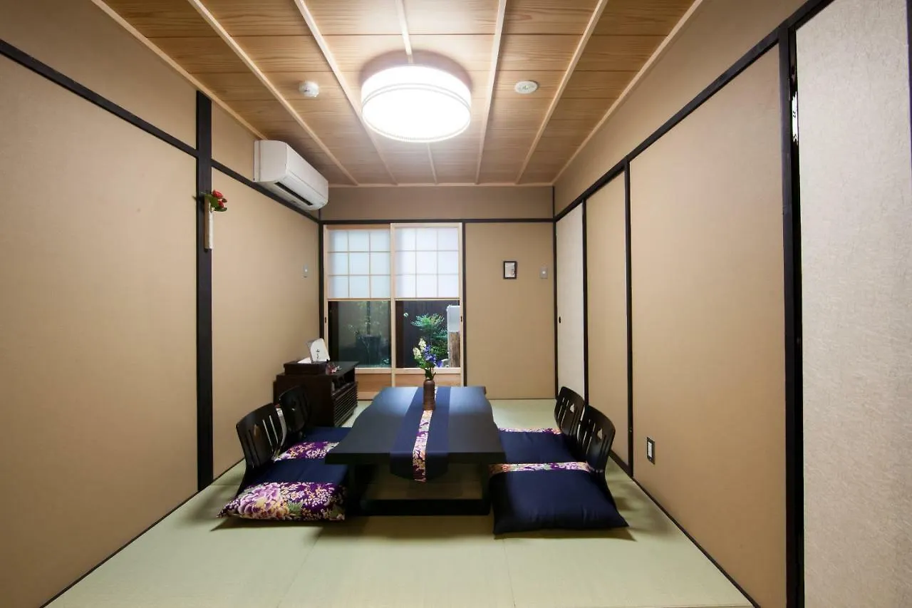 Rinn Gion Yasaka South Kikyo Kyoto Japan